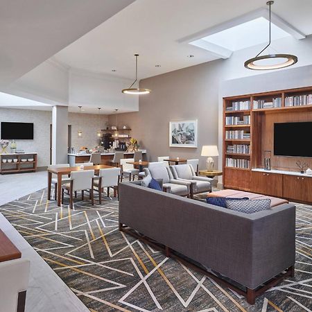 Sheraton Portland Airport Hotel Bagian luar foto