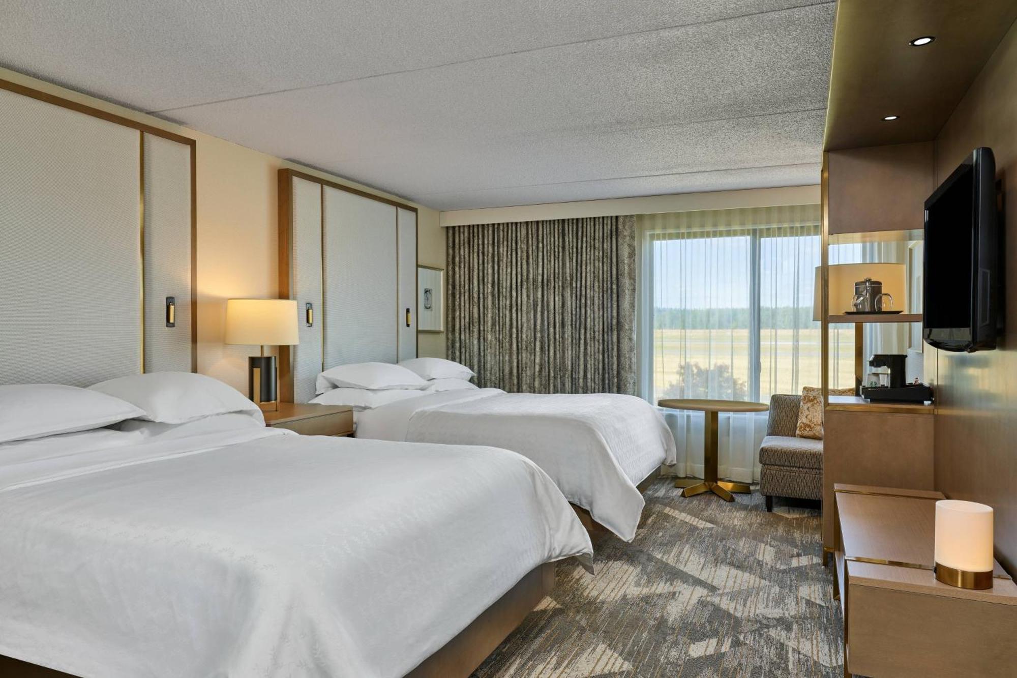 Sheraton Portland Airport Hotel Bagian luar foto