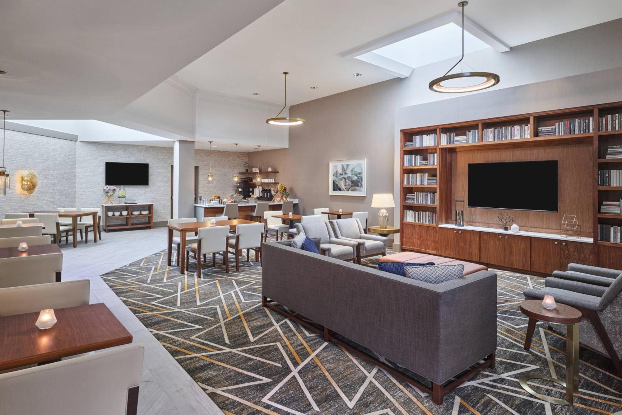Sheraton Portland Airport Hotel Bagian luar foto