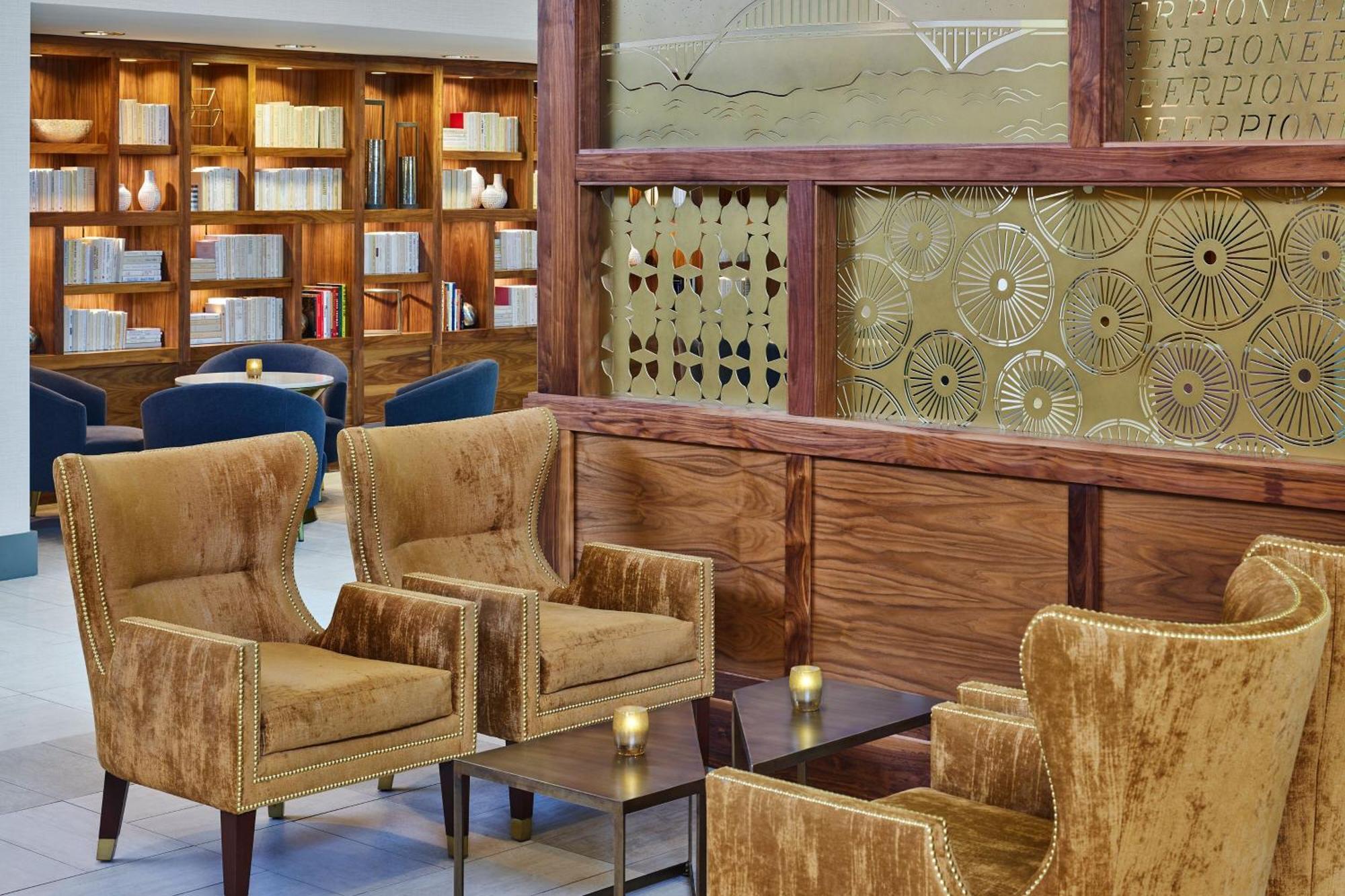 Sheraton Portland Airport Hotel Bagian luar foto