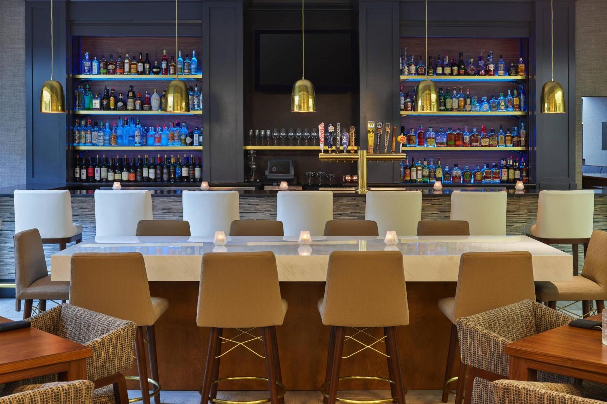 Sheraton Portland Airport Hotel Bagian luar foto
