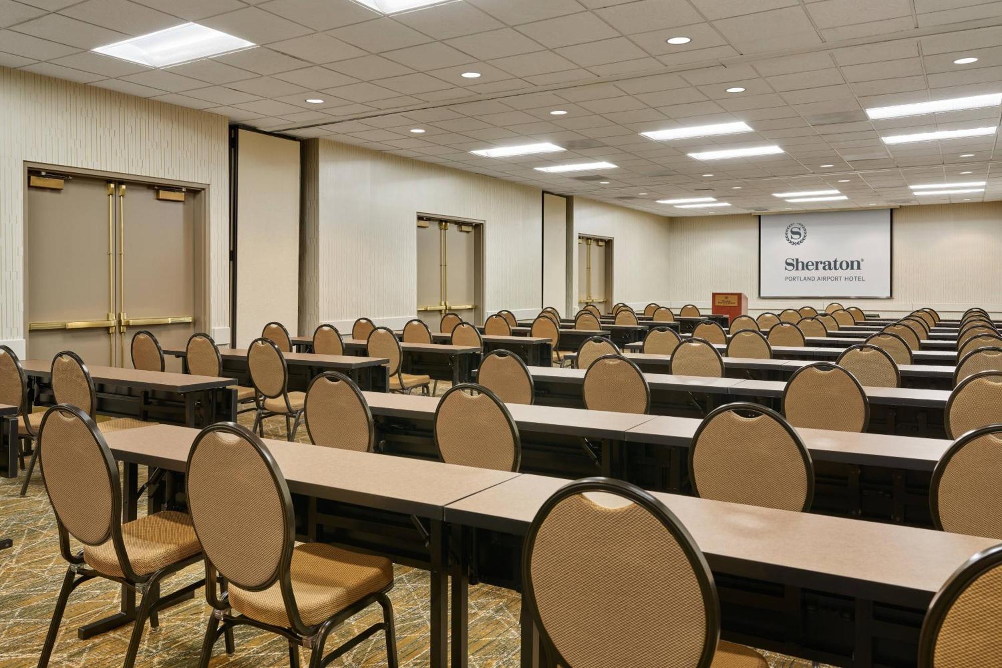 Sheraton Portland Airport Hotel Bagian luar foto