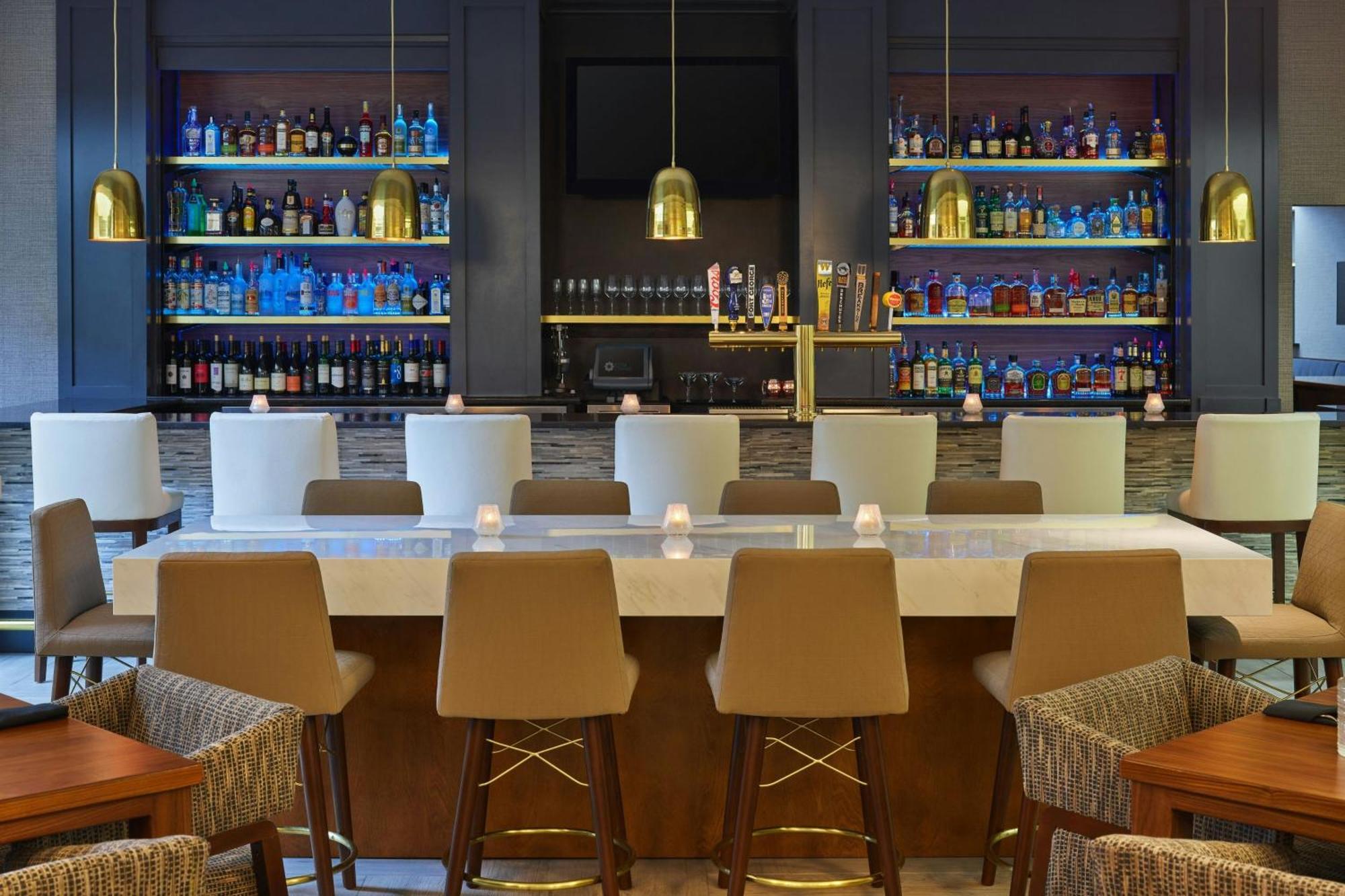 Sheraton Portland Airport Hotel Bagian luar foto